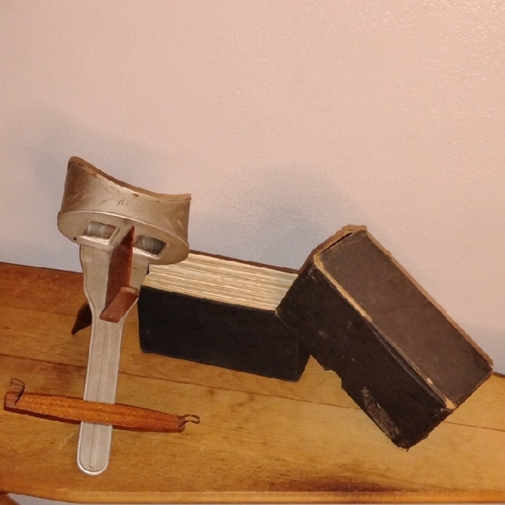 Antique The Perfecscope Stereoscope Viewer PLUS Whole Box Of Stereocards